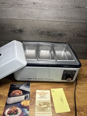 Vintage NESCO 12 Quart Roaster Oven With 4 Pc Buffet Server Bake Kit.